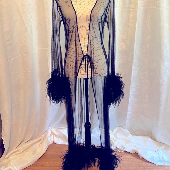 SzM, Victoria’s Secret, black, sheer, feather embellished robe. - Picture 5 of 5